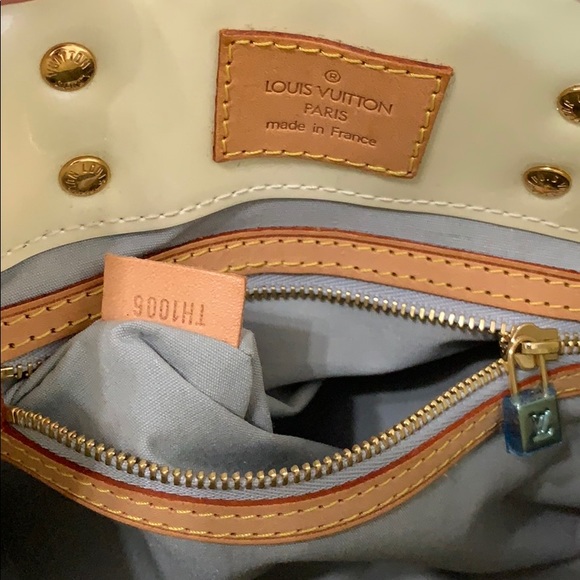 Louis Vuitton Vernis Reade PM - Picture 4 of 10